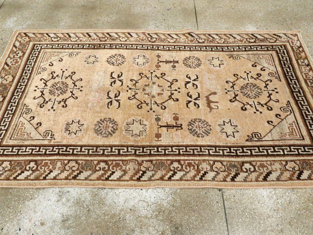 Antique East Turkestan Khotan Rug, No.17128 - Staging