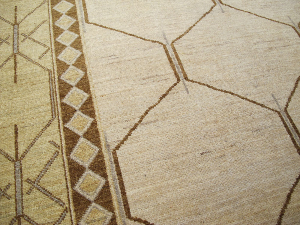 Vintage Persian Tabriz Modernist Carpet, No.17156 - Staging