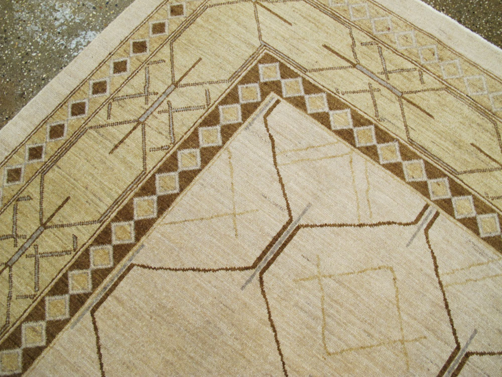 Vintage Persian Tabriz Modernist Carpet, No.17156 - Staging