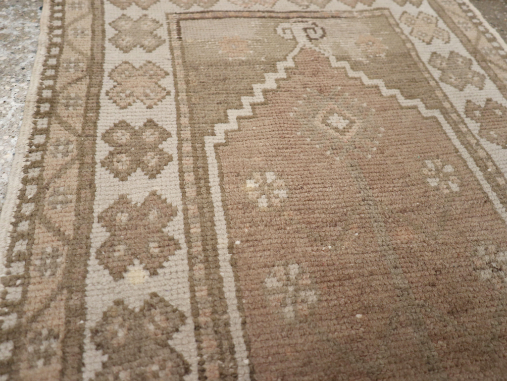 Vintage Turkish Oushak Rug, No.17206 - Staging