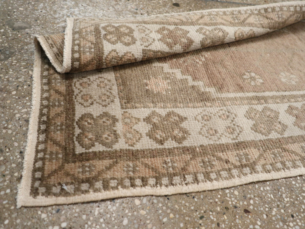 Vintage Turkish Oushak Rug, No.17206 - Staging