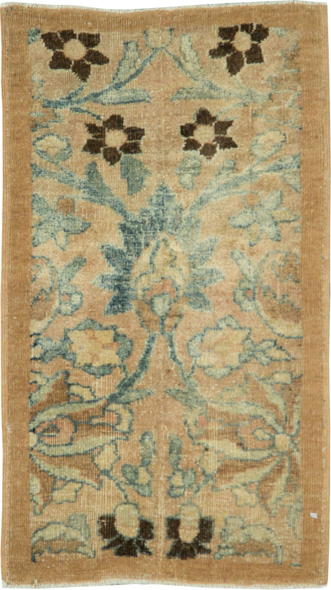 Antique Persian Mashad Rug, No.17209 - Staging