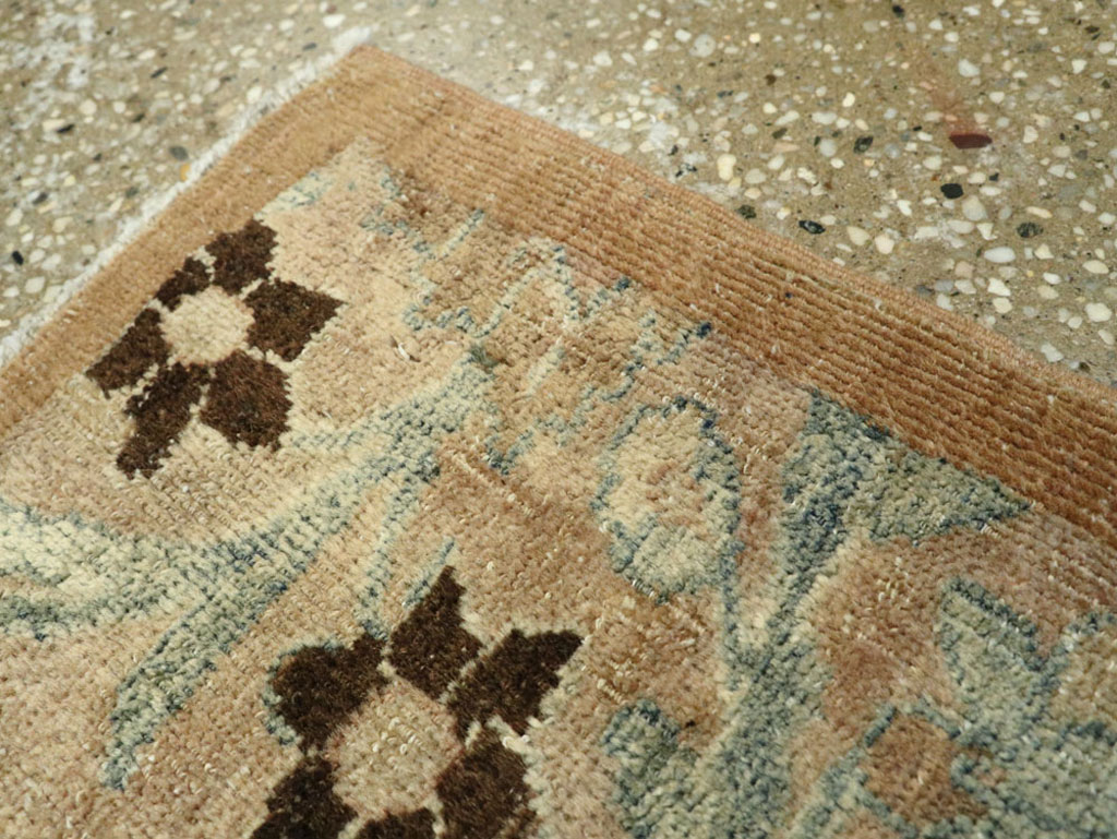 Antique Persian Mashad Rug, No.17209 - Staging