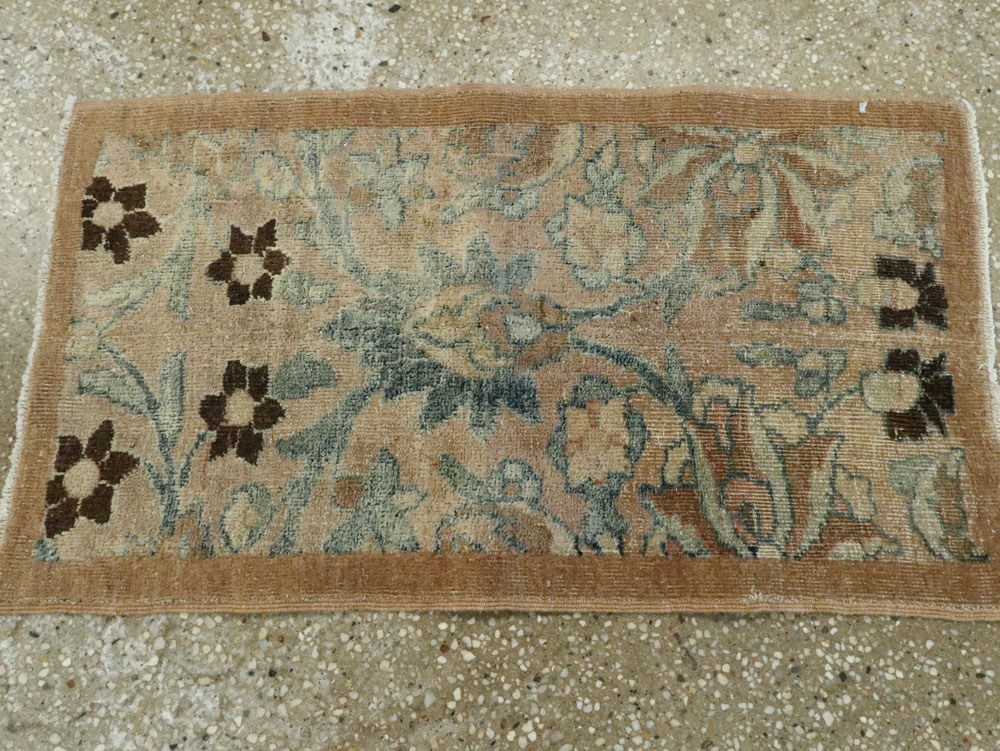 Antique Persian Mashad Rug, No.17209 - Staging