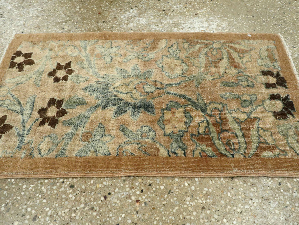 Antique Persian Mashad Rug, No.17209 - Staging