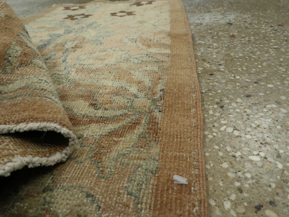 Antique Persian Mashad Rug, No.17209 - Staging