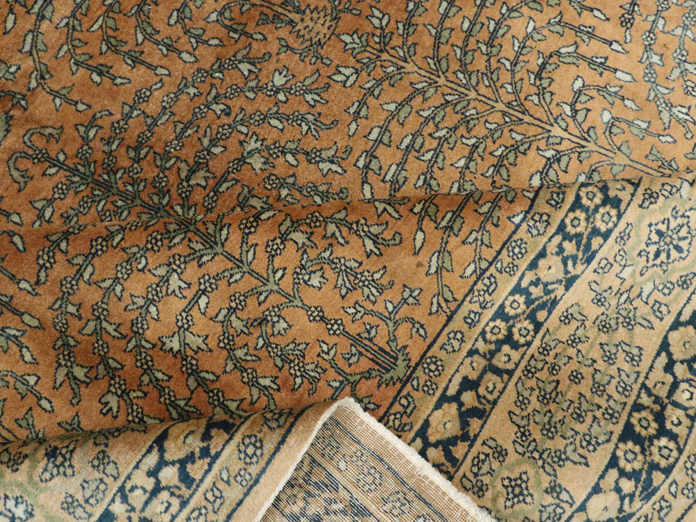 Vintage Indian Lahore Carpet, No.17253 - Staging