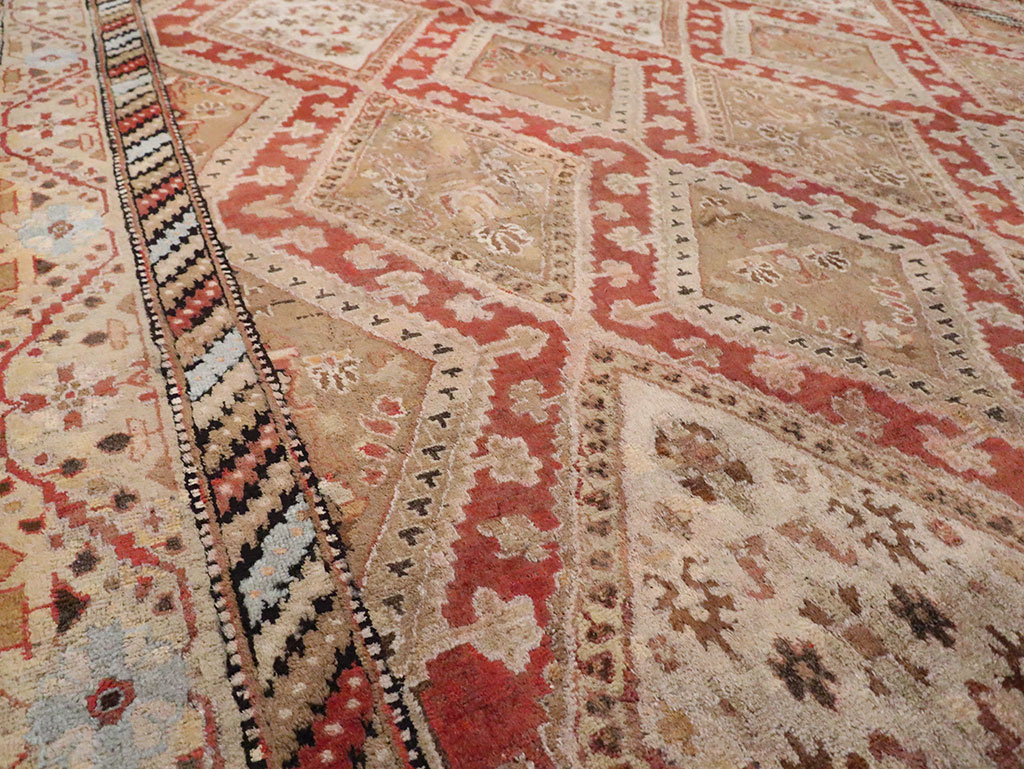 Vintage Indian Lahore Room Size Carpet, No.17256 - Staging