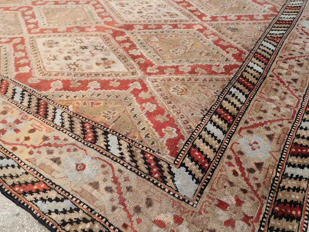 Vintage Indian Lahore Room Size Carpet, No.17256 - Staging