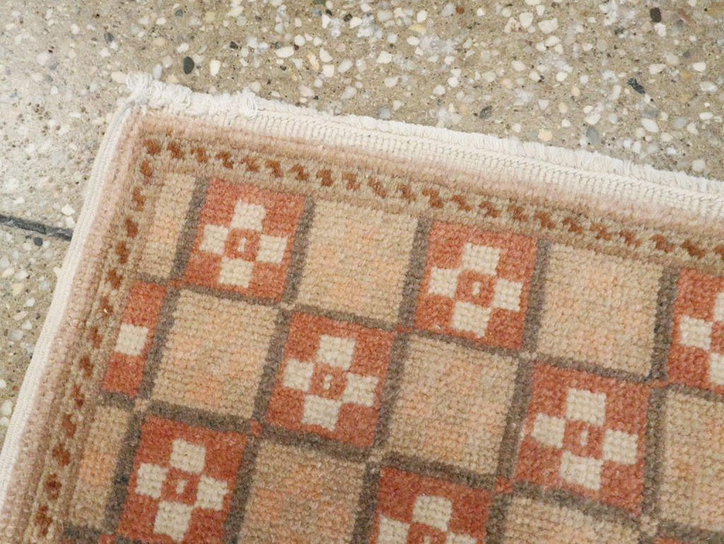 Antique Turkish Sivas Rug, No.17337 - Staging