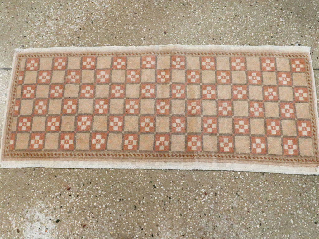 Antique Turkish Sivas Rug, No.17337 - Staging