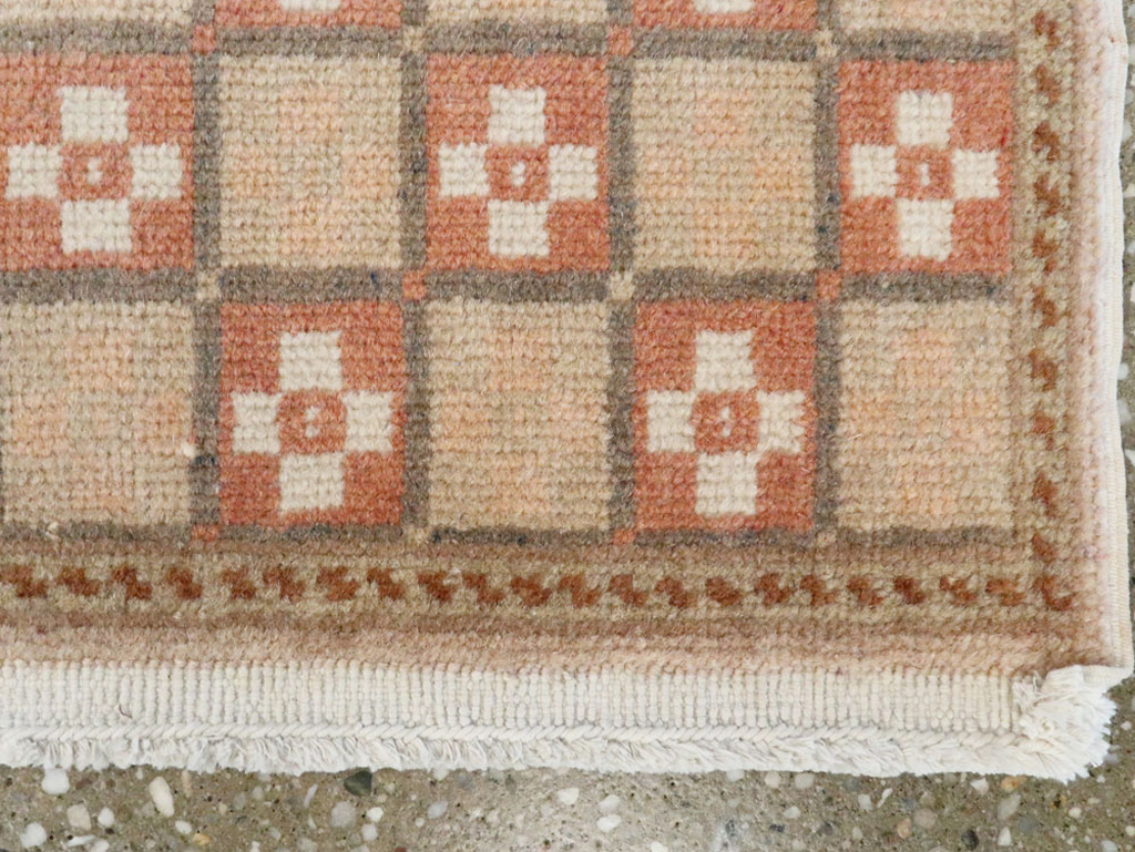 Antique Turkish Sivas Rug, No.17337 - Staging