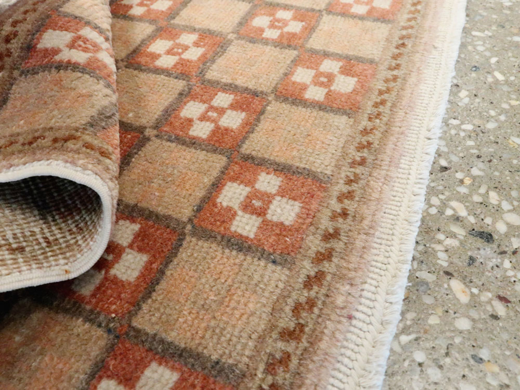 Antique Turkish Sivas Rug, No.17337 - Staging