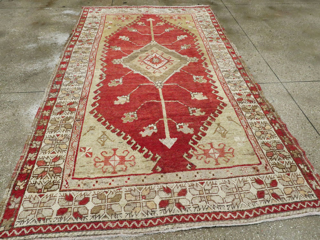 Antique Oushak Carpet, No.17376 - Staging