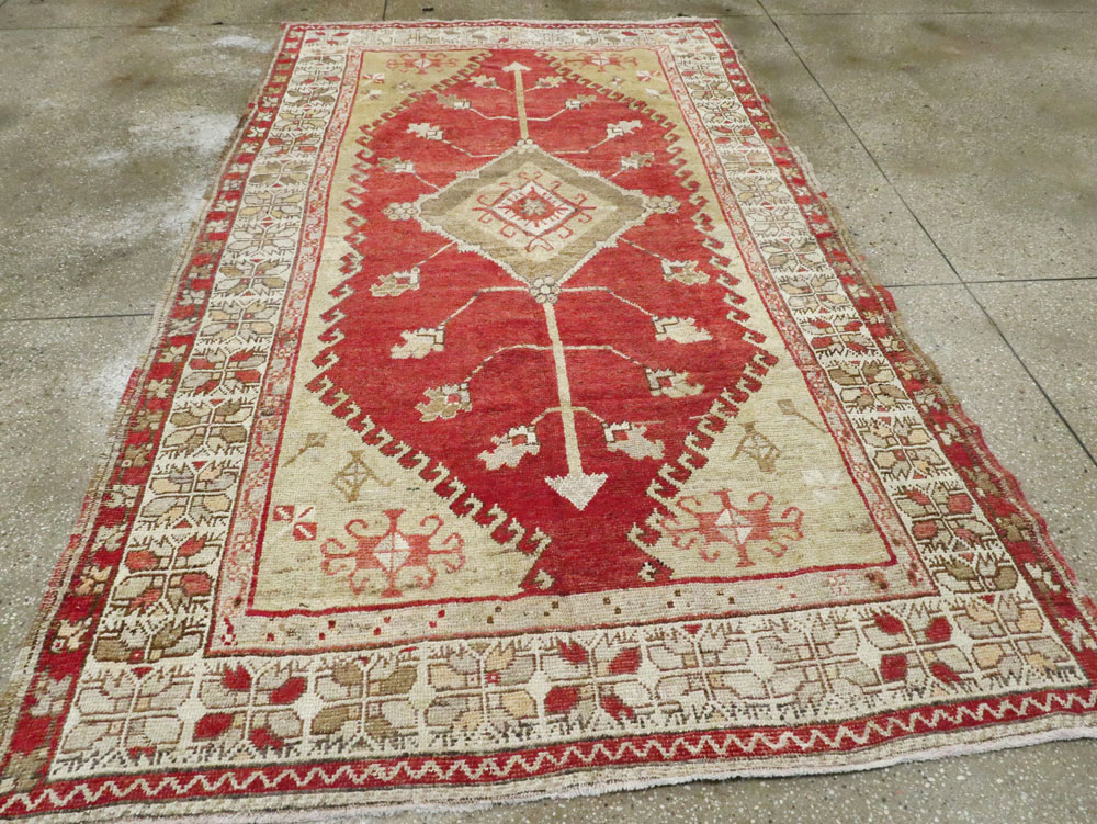 Antique Oushak Carpet, No.17376 - Staging