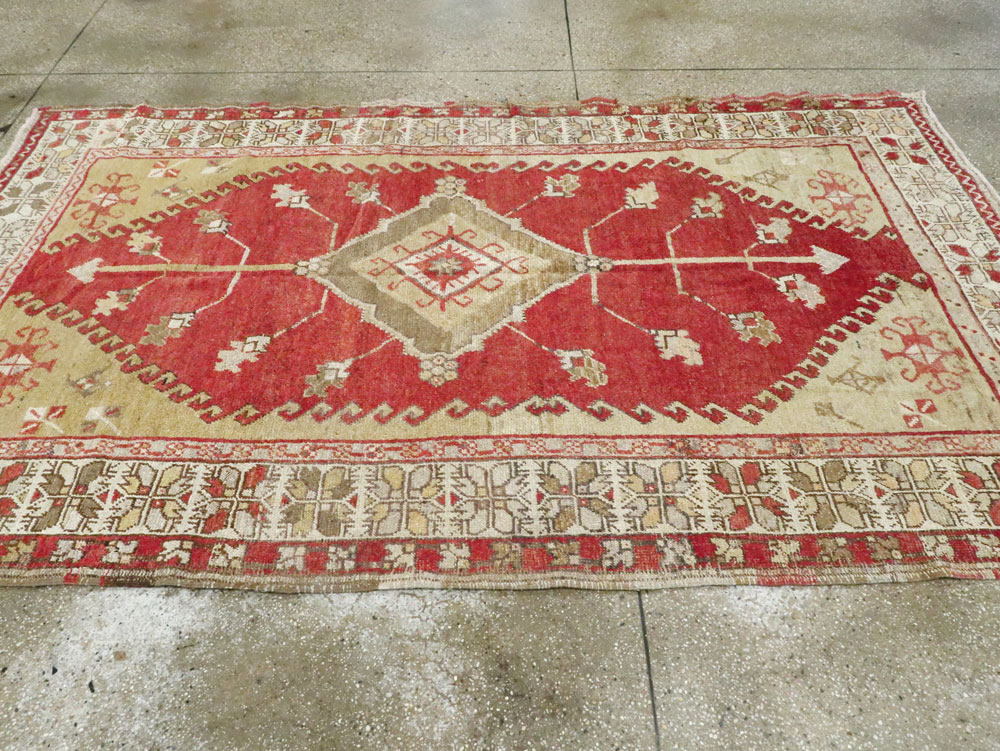 Antique Oushak Carpet, No.17376 - Staging