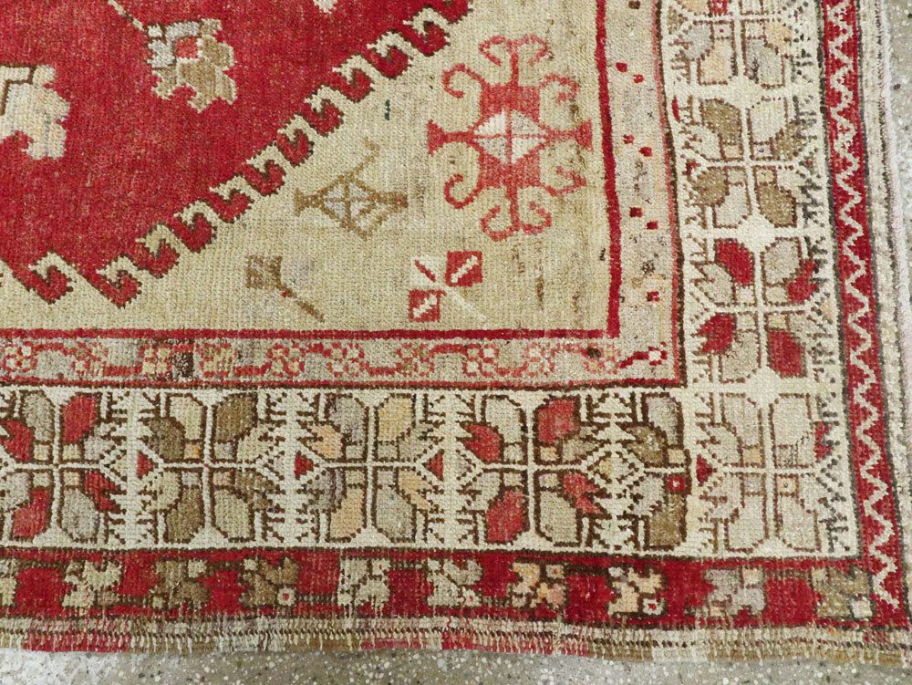 Antique Oushak Carpet, No.17376 - Staging
