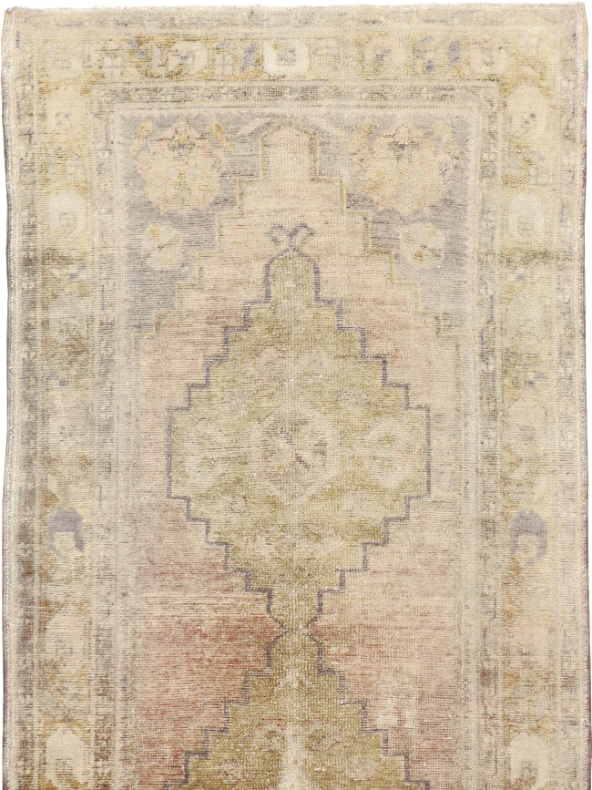 Vintage Turkish Oushak Rug, No.17403 - Staging