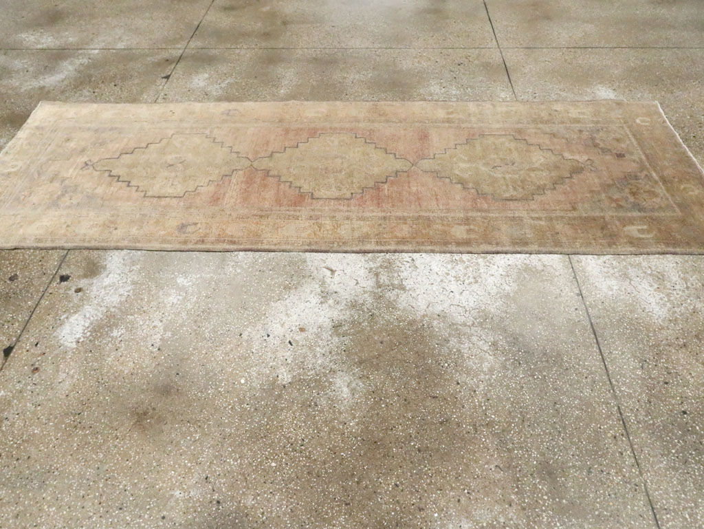 Vintage Turkish Oushak Rug, No.17403 - Staging