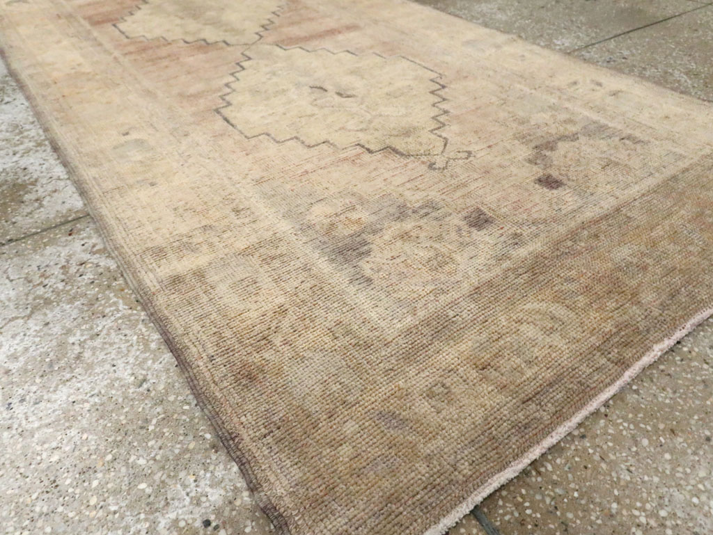 Vintage Turkish Oushak Rug, No.17403 - Staging