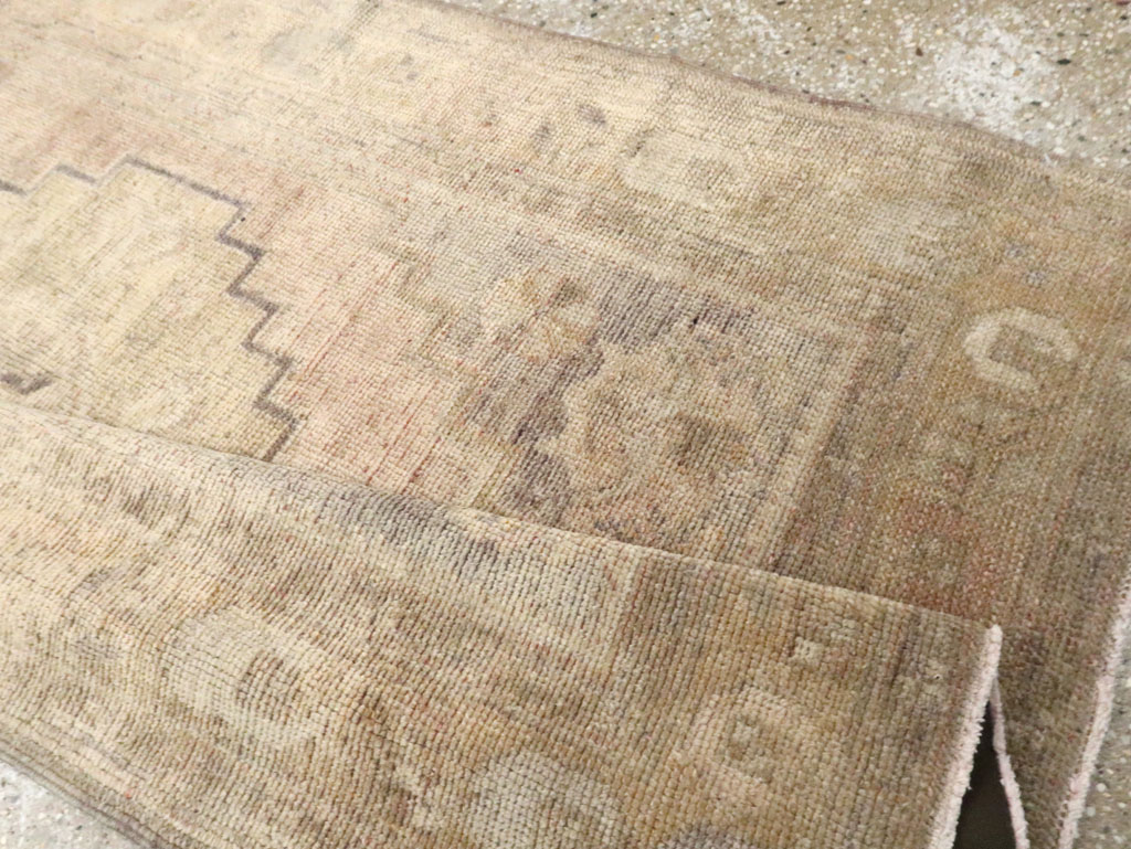 Vintage Turkish Oushak Rug, No.17403 - Staging