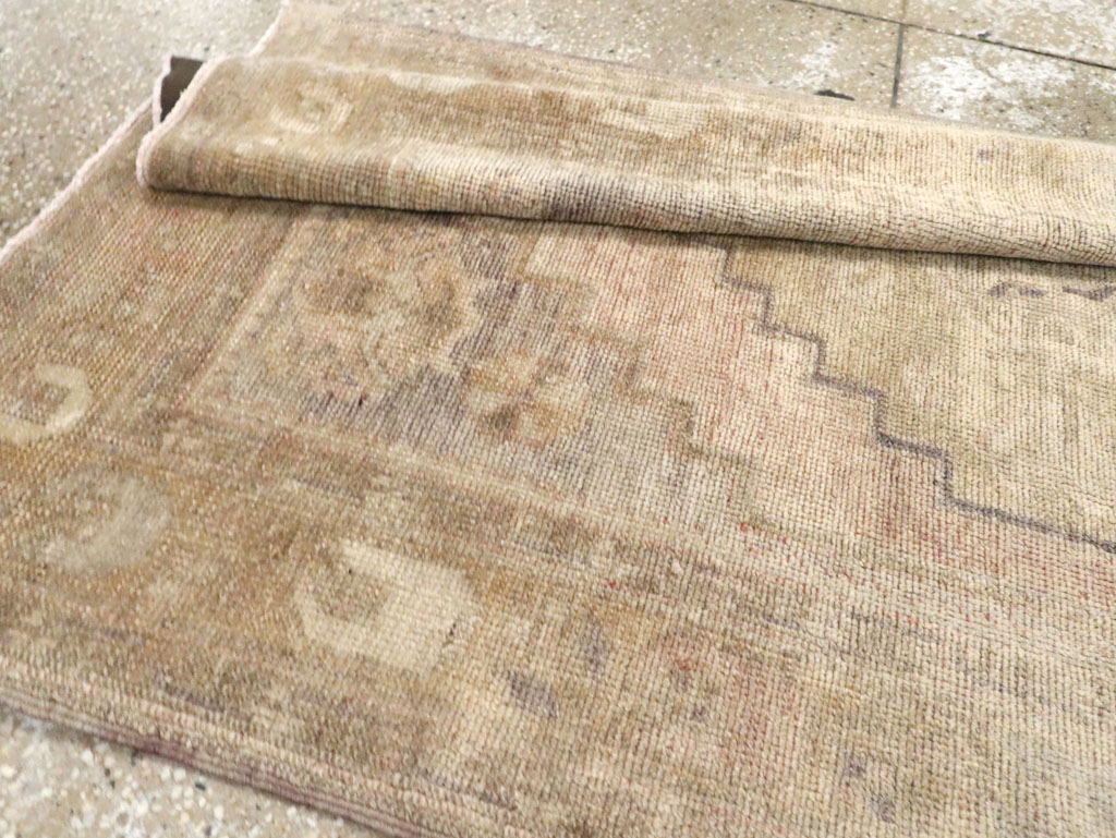 Vintage Turkish Oushak Rug, No.17403 - Staging