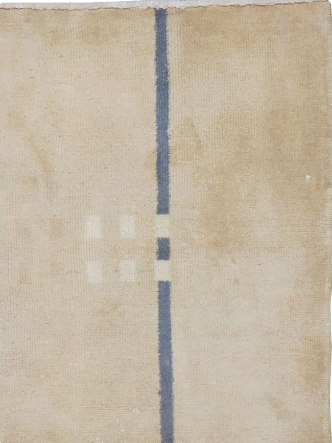 Vintage Turkish Anatolian Modernist Rug, No.17430 - Staging