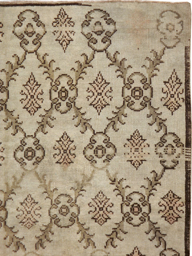 Vintage Turkish Anatolian Rug, No.17435 - Staging