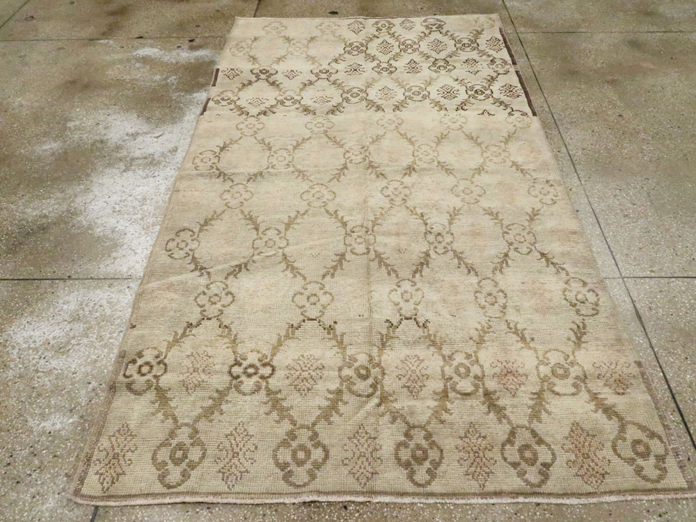 Vintage Turkish Anatolian Rug, No.17435 - Staging