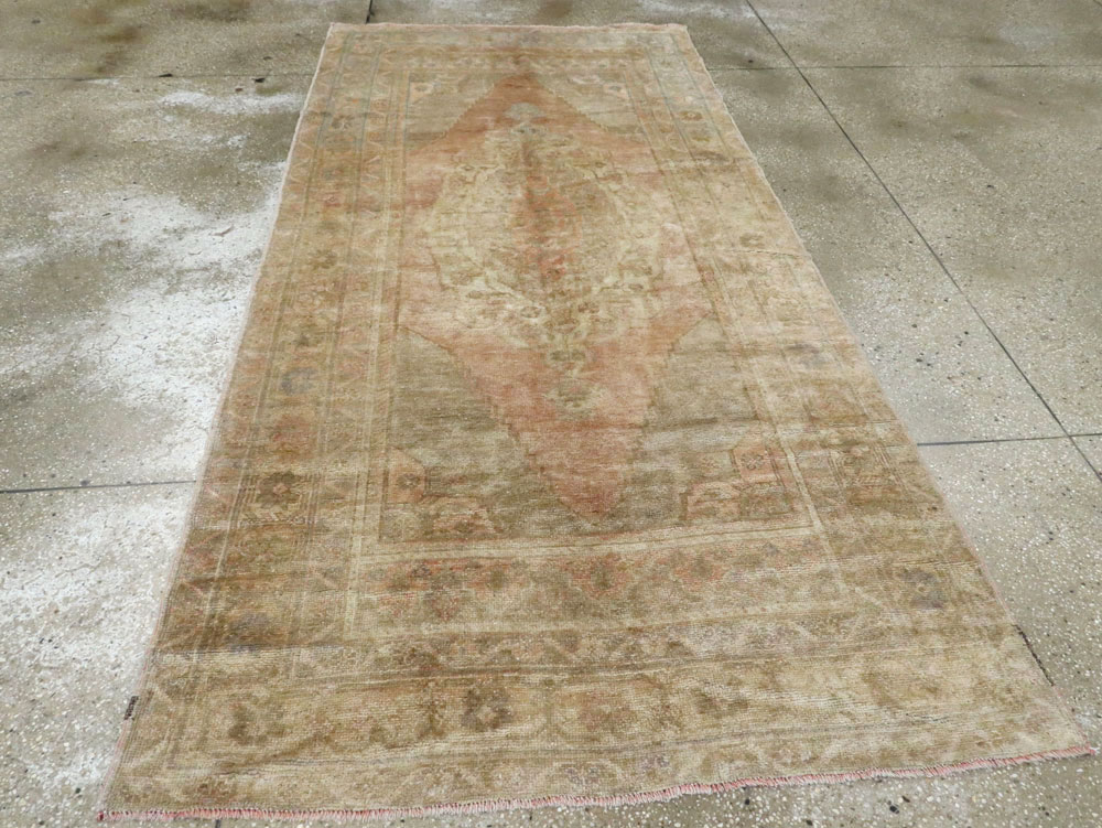 Vintage Turkish Oushak Rug, No.17436 - Staging