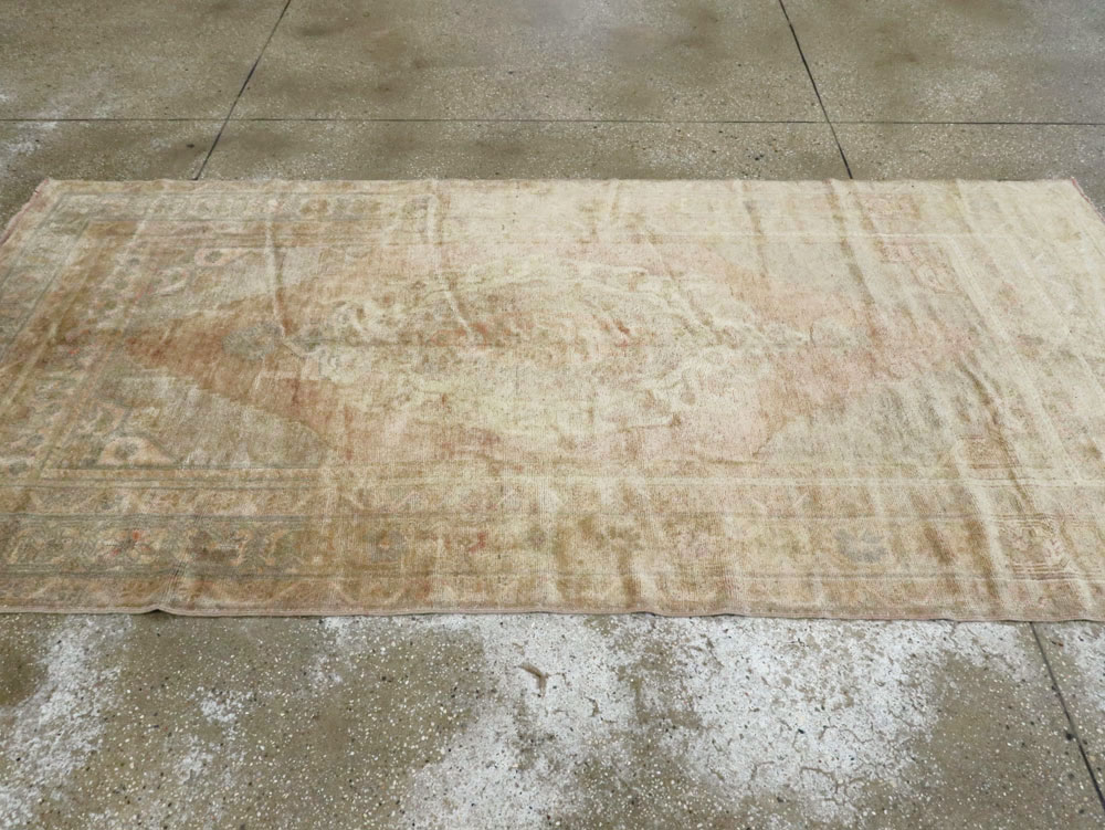 Vintage Turkish Oushak Rug, No.17436 - Staging