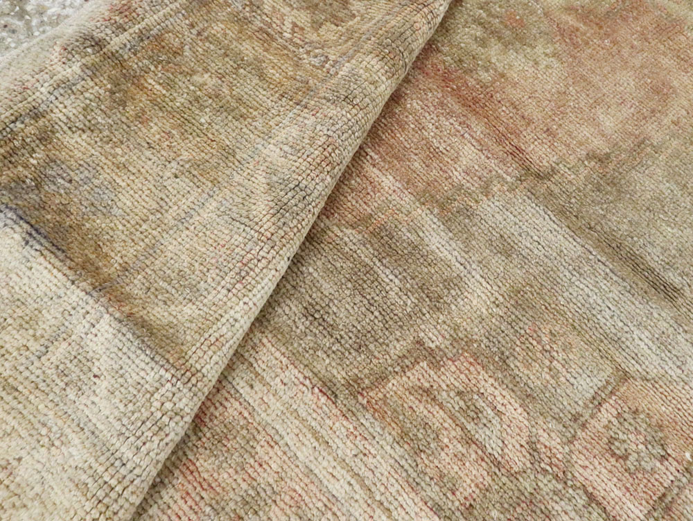 Vintage Turkish Oushak Rug, No.17436 - Staging