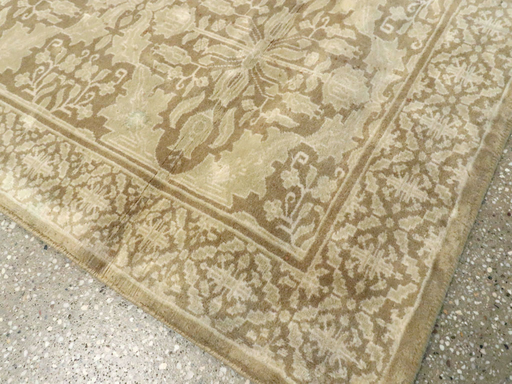 Vintage Indian Lahore Runner, No.17465 - Staging