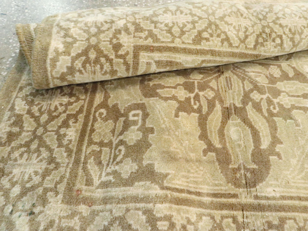 Vintage Indian Lahore Runner, No.17465 - Staging