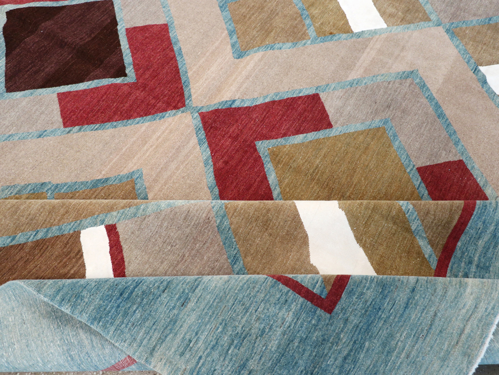 Modernist Persian Tabriz Carpet, No.17507 - Staging