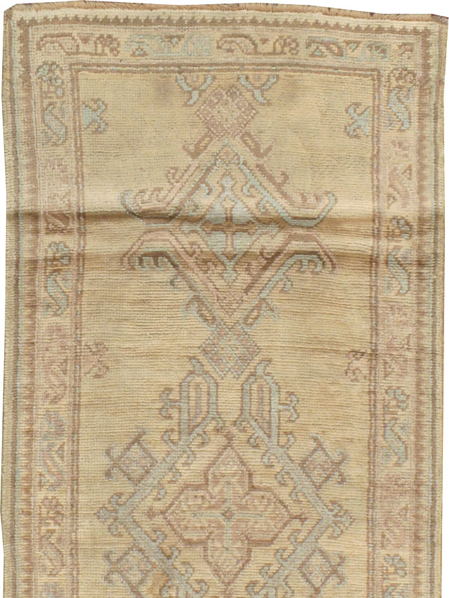 Antique Turkish Oushak Runner, No.17555 - Staging