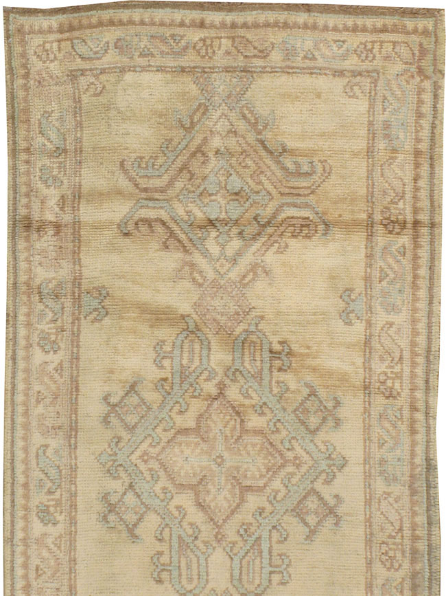 Antique Turkish Oushak Runner, No.17555 - Staging