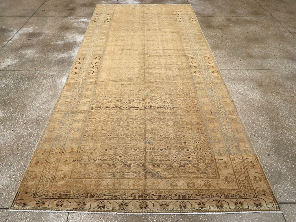 Vintage Persian Malayer Carpet, No.17592 - Staging