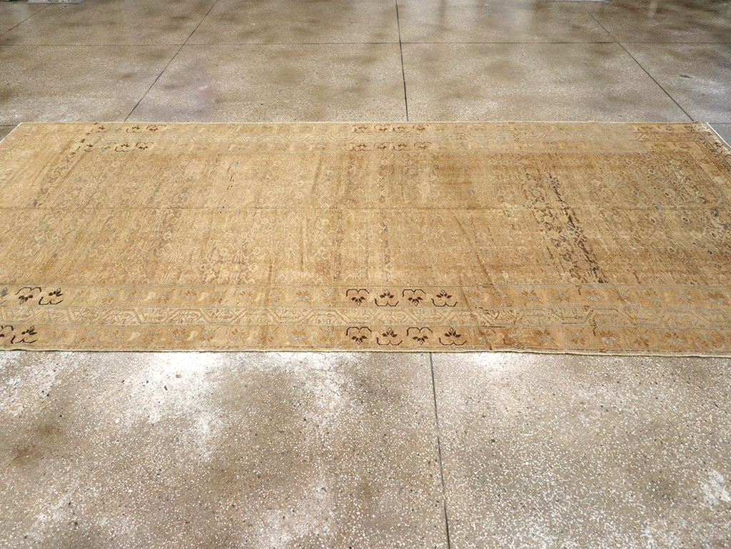 Vintage Persian Malayer Carpet, No.17592 - Staging