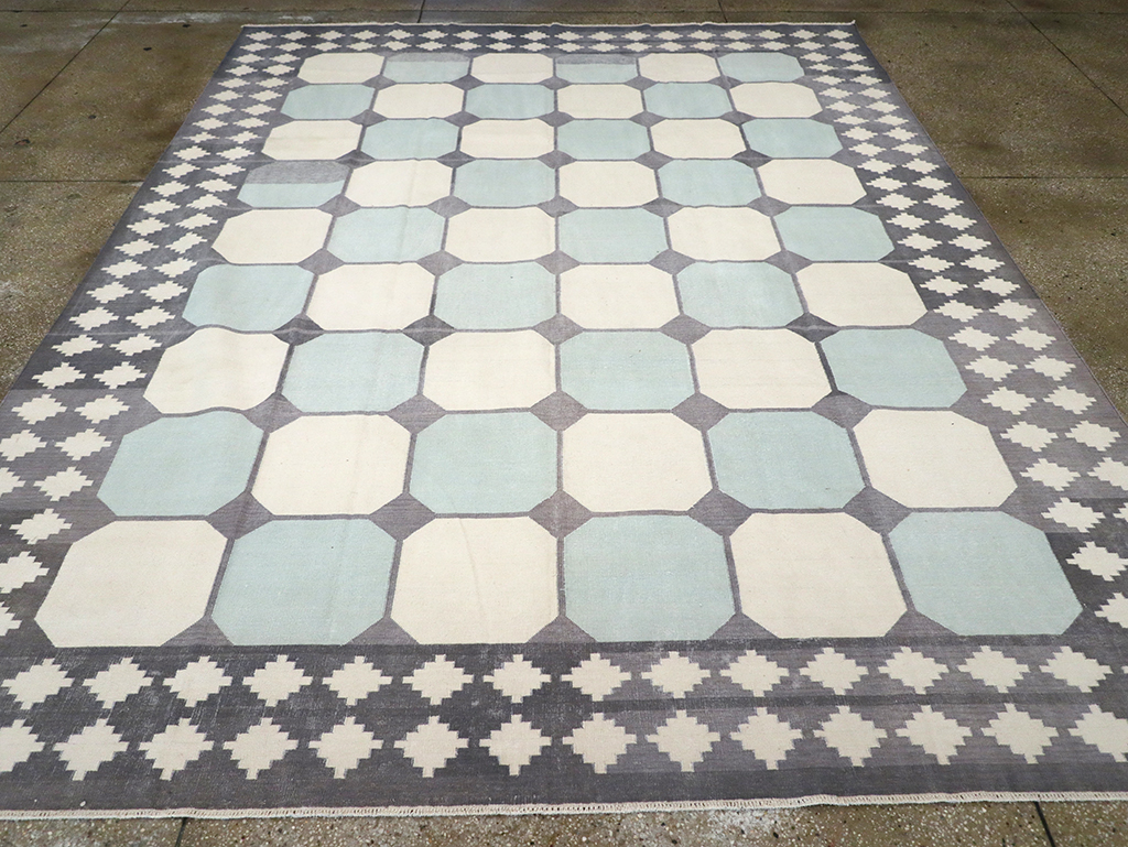 Flat-weave Indian Dhurrie, No.17633 - Staging