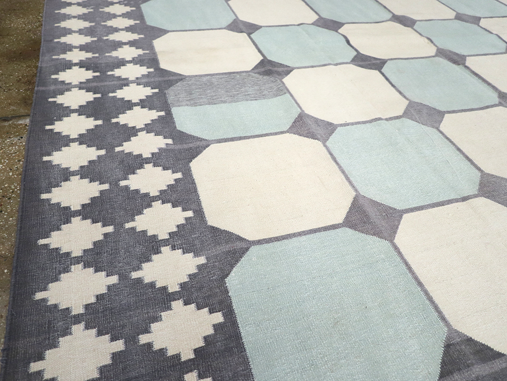 Flat-weave Indian Dhurrie, No.17633 - Staging