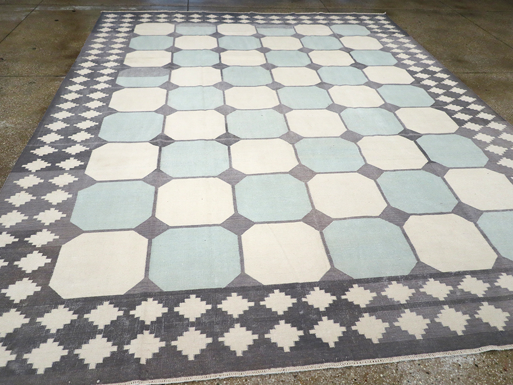 Flat-weave Indian Dhurrie, No.17633 - Staging