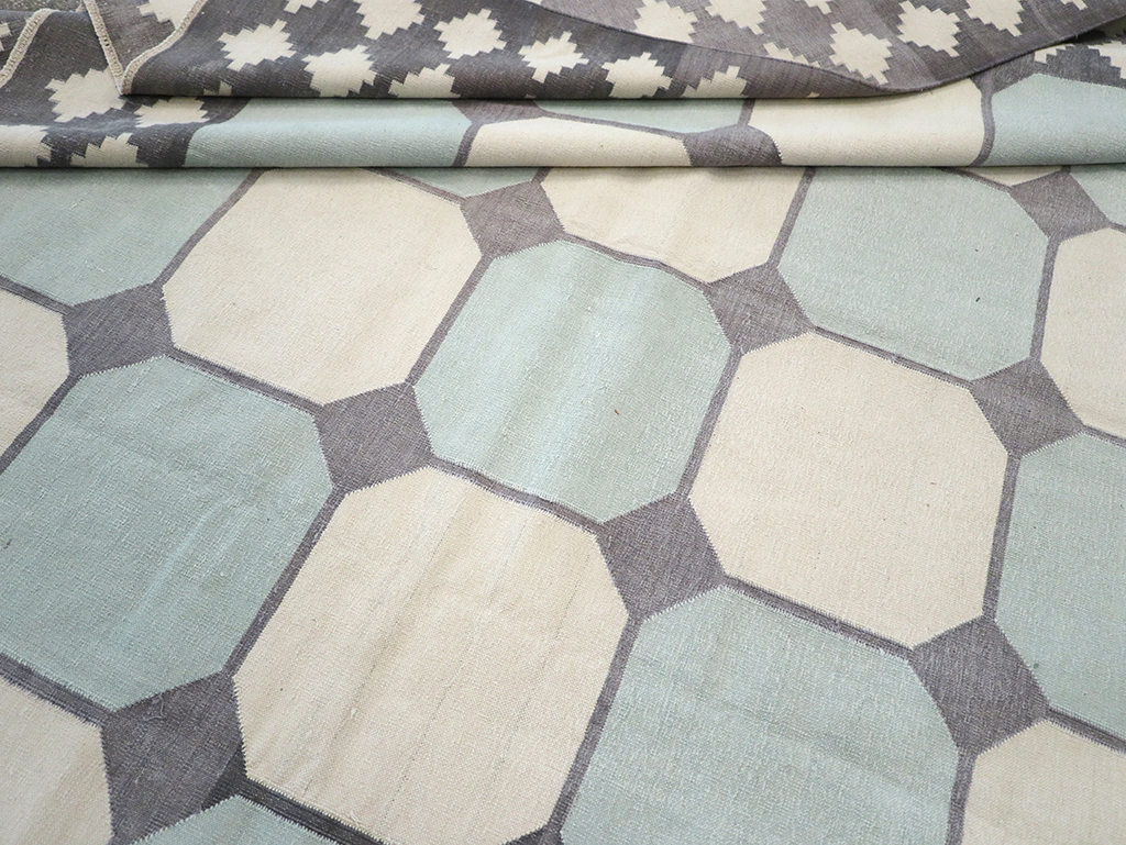 Flat-weave Indian Dhurrie, No.17633 - Staging