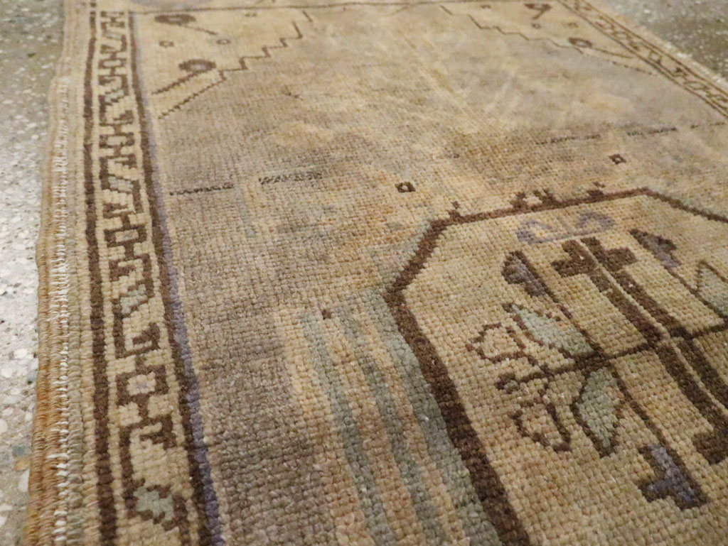 Vintage Turkish Oushak Rug, No.17687 - Staging