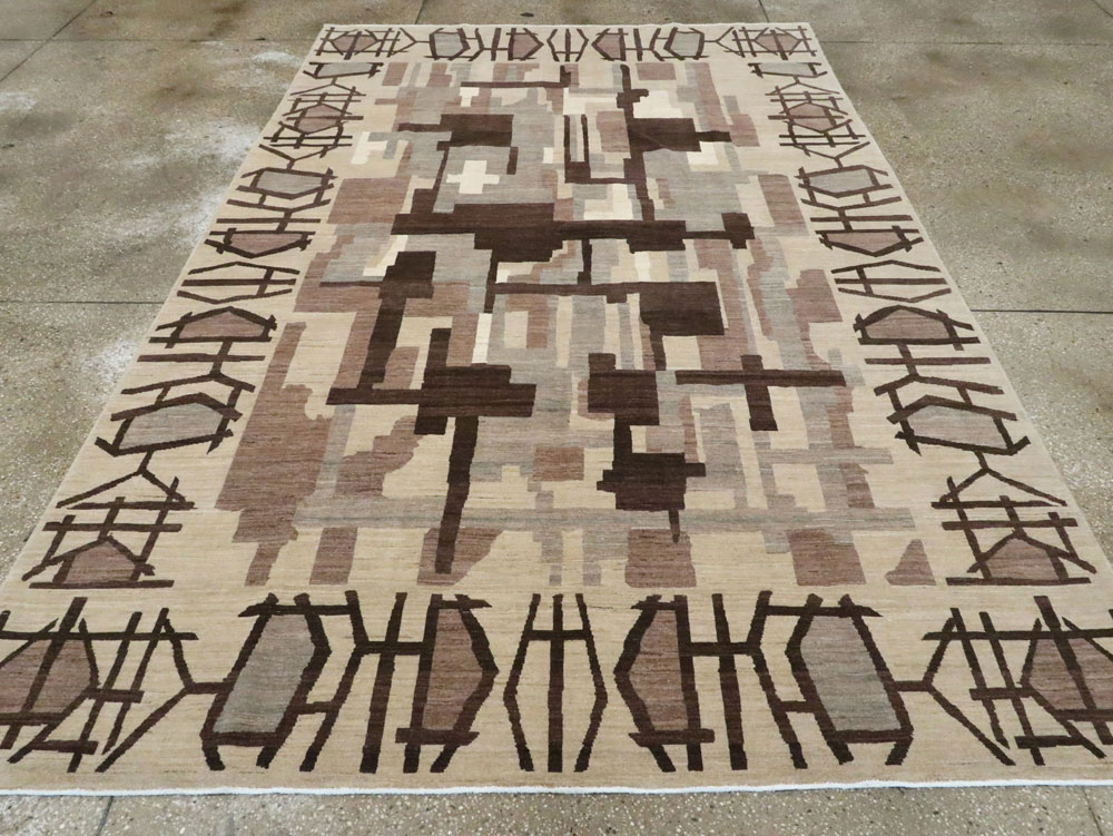 Modernist Persian Tabriz Carpet, No.17696 - Staging