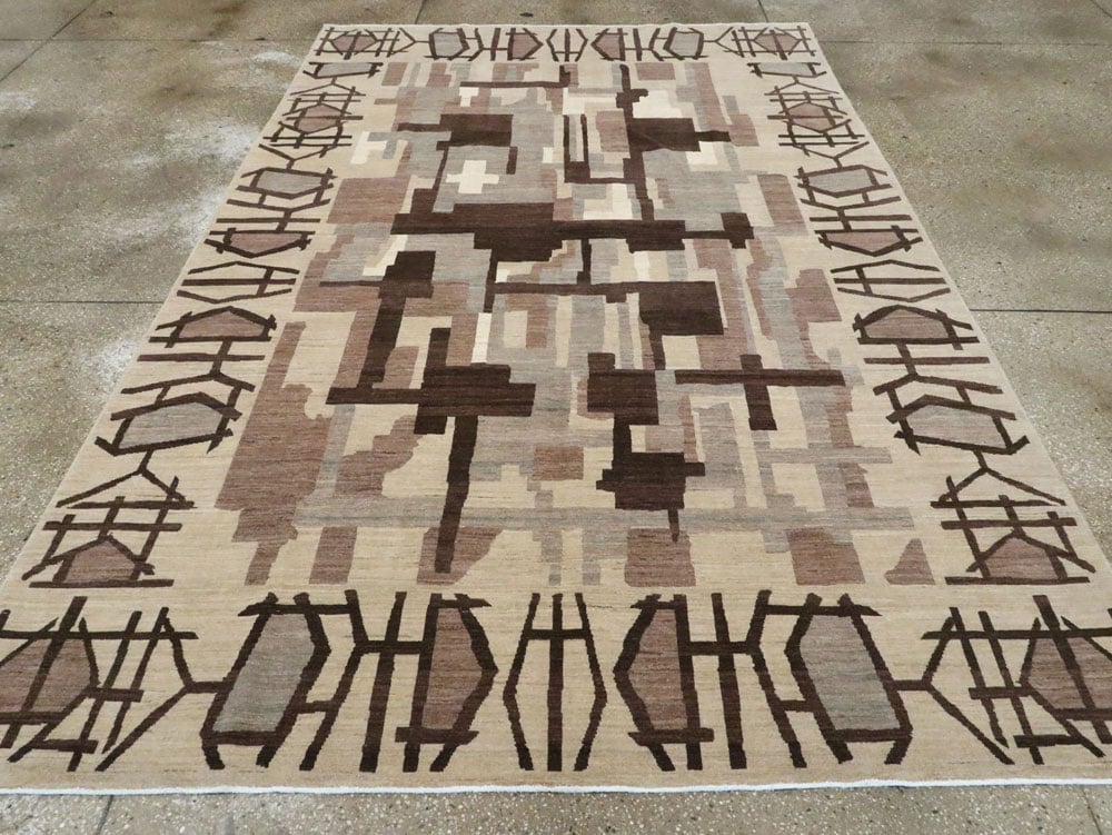 Modernist Persian Tabriz Carpet, No.17696 - Staging