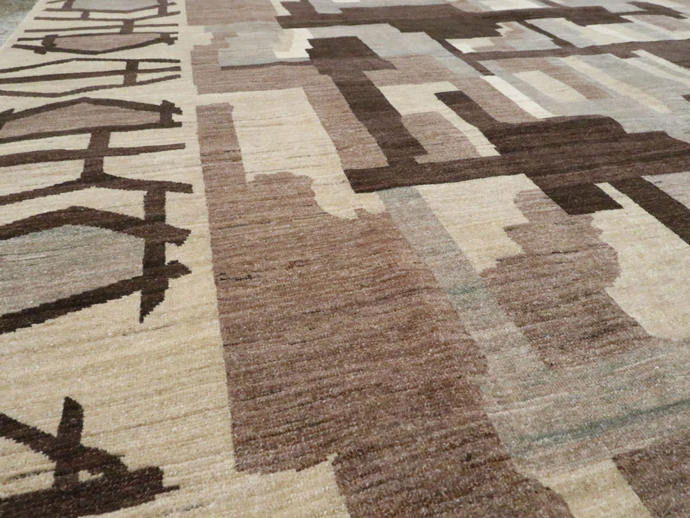 Modernist Persian Tabriz Carpet, No.17696 - Staging