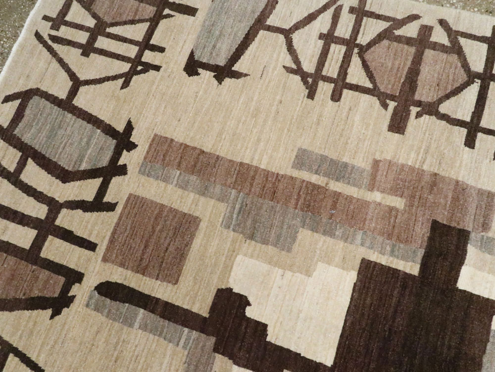 Modernist Persian Tabriz Carpet, No.17696 - Staging