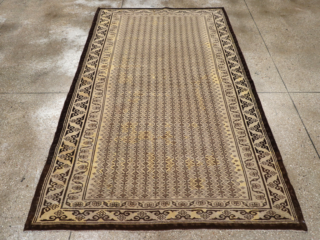 Vintage Indian Agra Rug, No.17800 - Staging