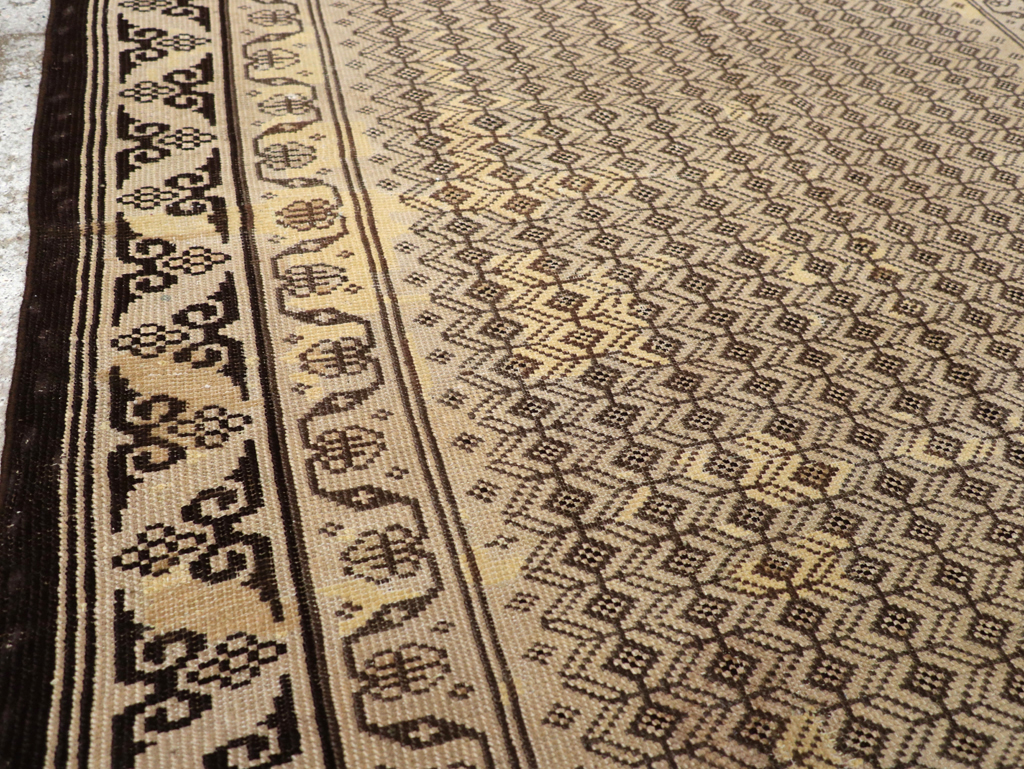 Vintage Indian Agra Rug, No.17800 - Staging